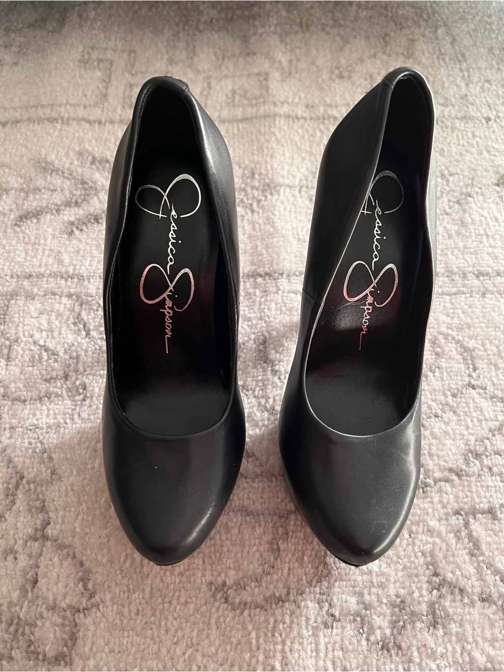 Jessica Simpson Black Round-Toe High Heel Pumps